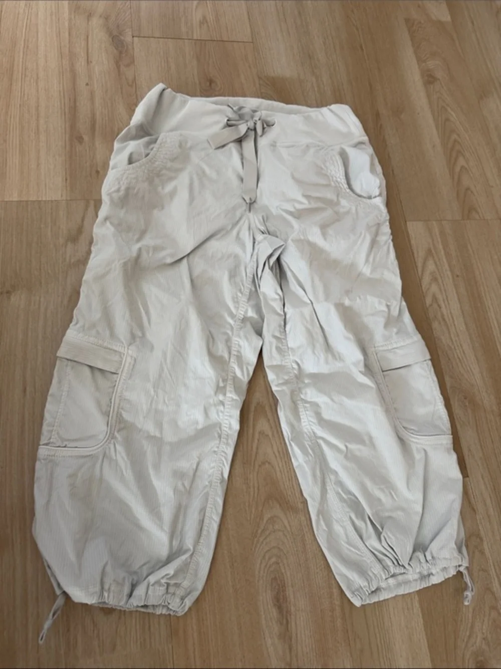 lululemon athletica Off-White Cargo Capri Joggers